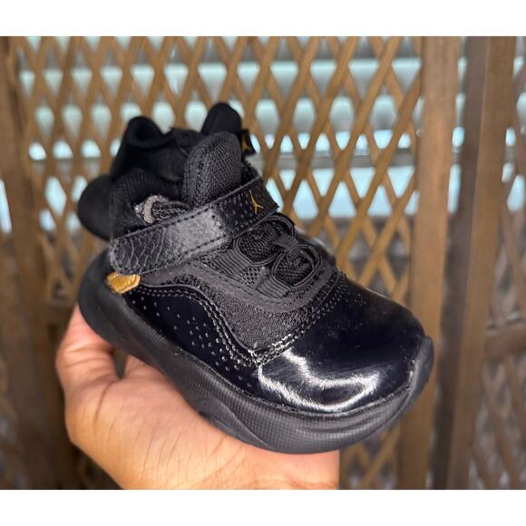 Nike Air Jordan 11 Gold and Black Toddler Sneakers sz 4C - Picture 1 of 5